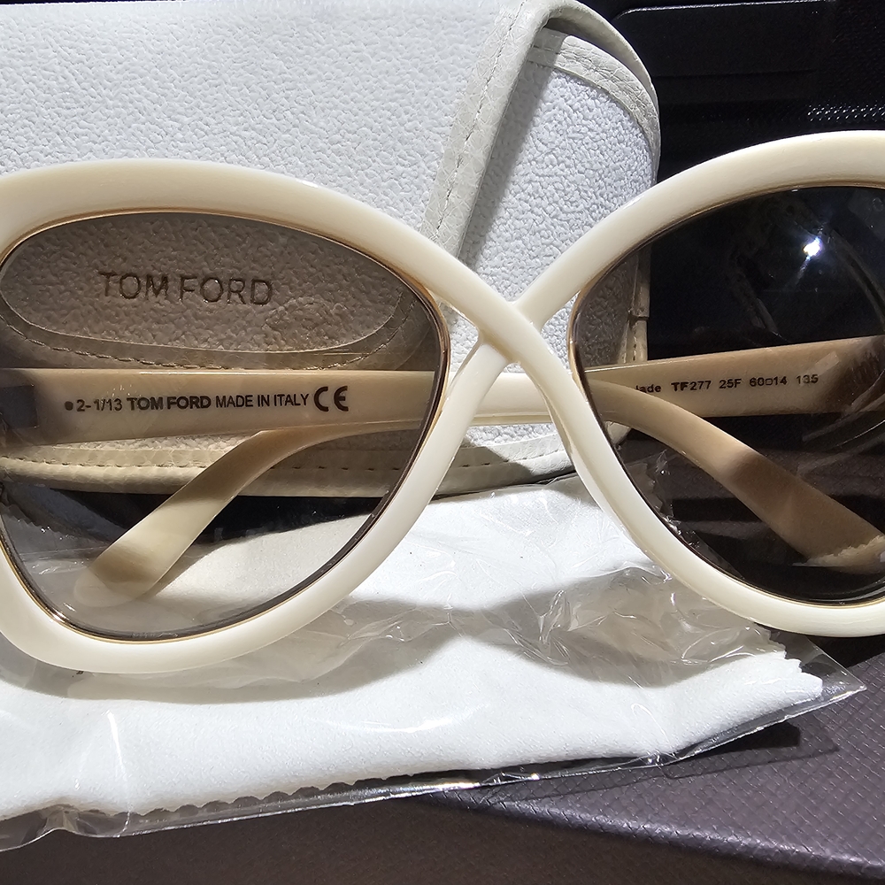 Tom Ford Ivory Sunglasses with Gold Accent - Picture 6 of 13